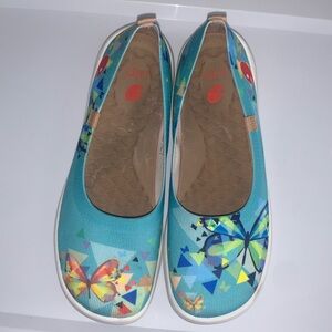 UIN Women's Blue Butterfly Shoes